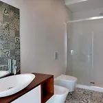 Casa Da Bandeira -perfect Location-beach Front- Rooftop Pool By Dreamvillasalbufeira * البوفيرا