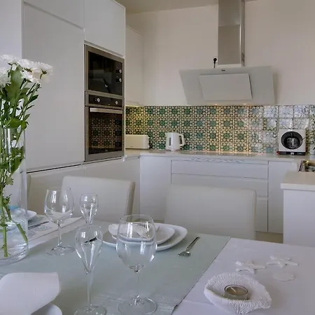 Casa Da Bandeira -perfect Location-beach Front- Rooftop Pool By Dreamvillasalbufeira Villa *