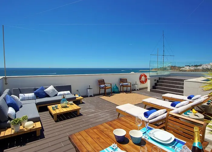 Casa Da Bandeira -perfect Location-beach Front- Rooftop Pool By Dreamvillasalbufeira * 알부페이라