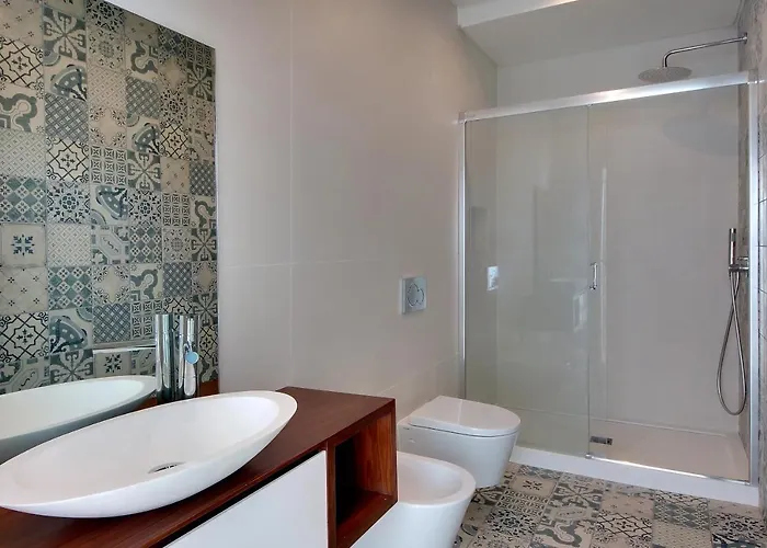 Casa Da Bandeira -perfect Location-beach Front- Rooftop Pool By Dreamvillasalbufeira * 알부페이라