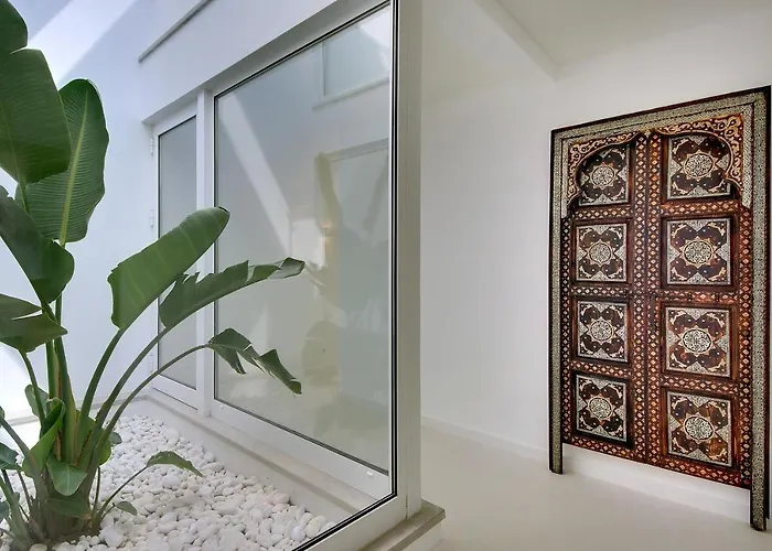 Casa Da Bandeira -perfect Location-beach Front- Rooftop Pool By Dreamvillasalbufeira 빌라 *